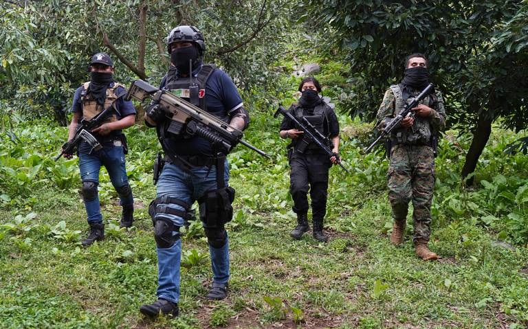 Huachicoleros Agrenden a Policias, les Roban sus Armas de Cargo. La Policia Asegura a 6 Sujetos y Recupera las Armas