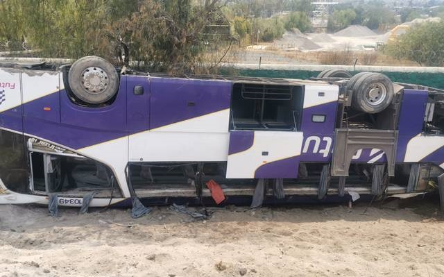 Volco un Autobus en la México-Tulancingo, al Menos 30 Heridos