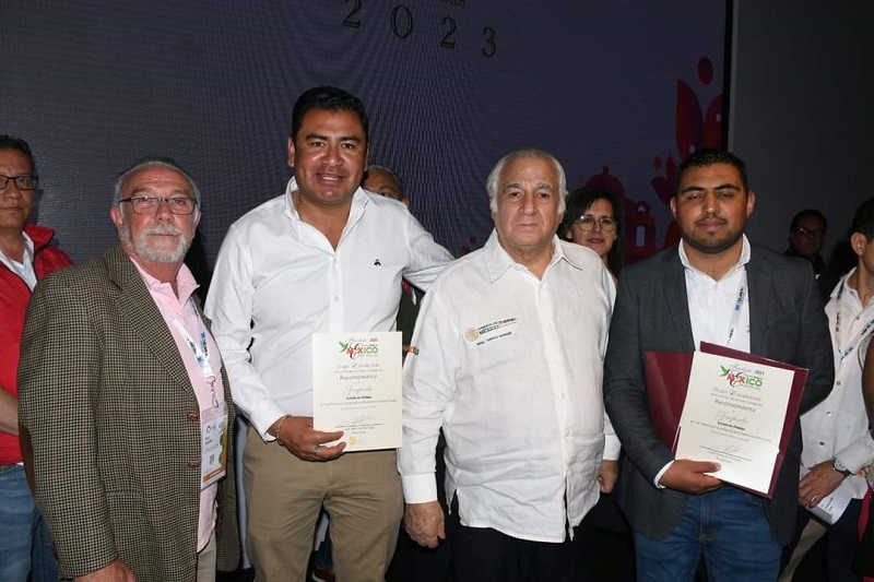 Pueblo Magico de Zempeola Recibio Dos Premios Magico apor Excelencia Gastronomia y Patriminio  Cultural