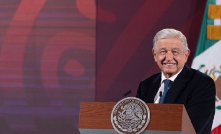 “A los que se van, pues ya la gente va a juzgarlos, como los tiene que juzgar a todos”: AMLO