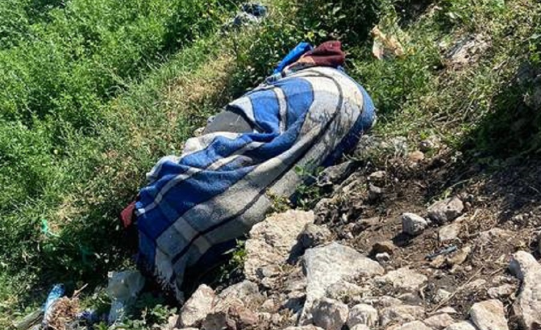 Tiran Cadáver Envuelto En Cobijas en Tezontepec de Aldama