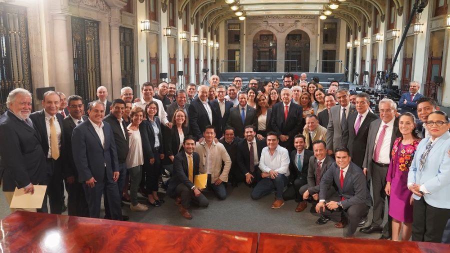 Asiste Menchaca a reunión con AMLO y Mandatarios en Palacio Nacional