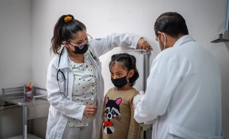 El Hospital del Niño DIF Forma Pediatras, Neonatologos Pediatrase Infectologos  desde 2015