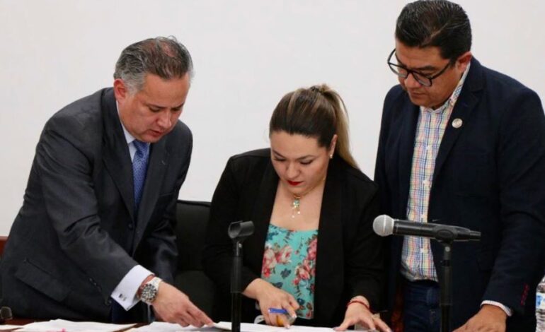 Presentan PGJEH y Poder Legislativo Iniciativa Que Establece Los Delitos Cometidos Contra la Libertad de Expresión
