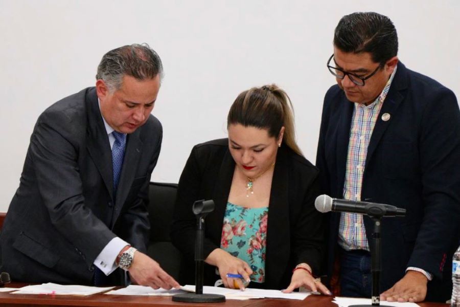 Presentan PGJEH y Poder Legislativo Iniciativa Que Establece Los Delitos Cometidos Contra la Libertad de Expresión