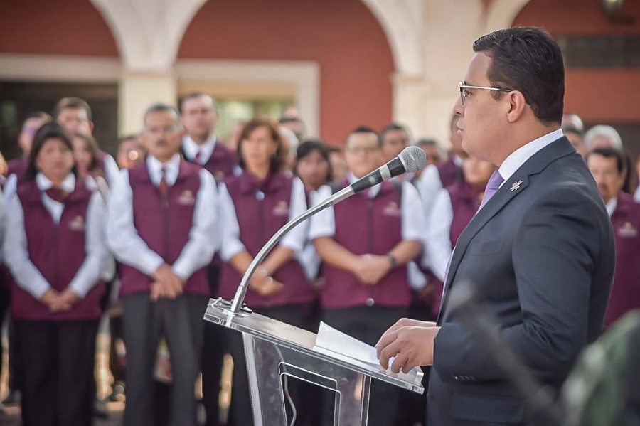 Honores a La Bandera en La Explanada de La Plaza Juárez