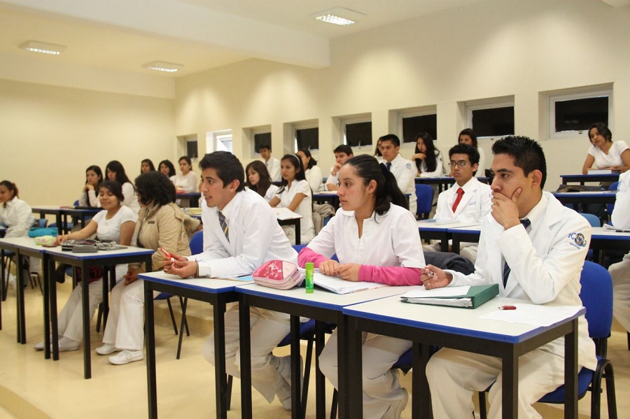 Inician clases estudiantes de Medicina y Odontología de la UAEH
