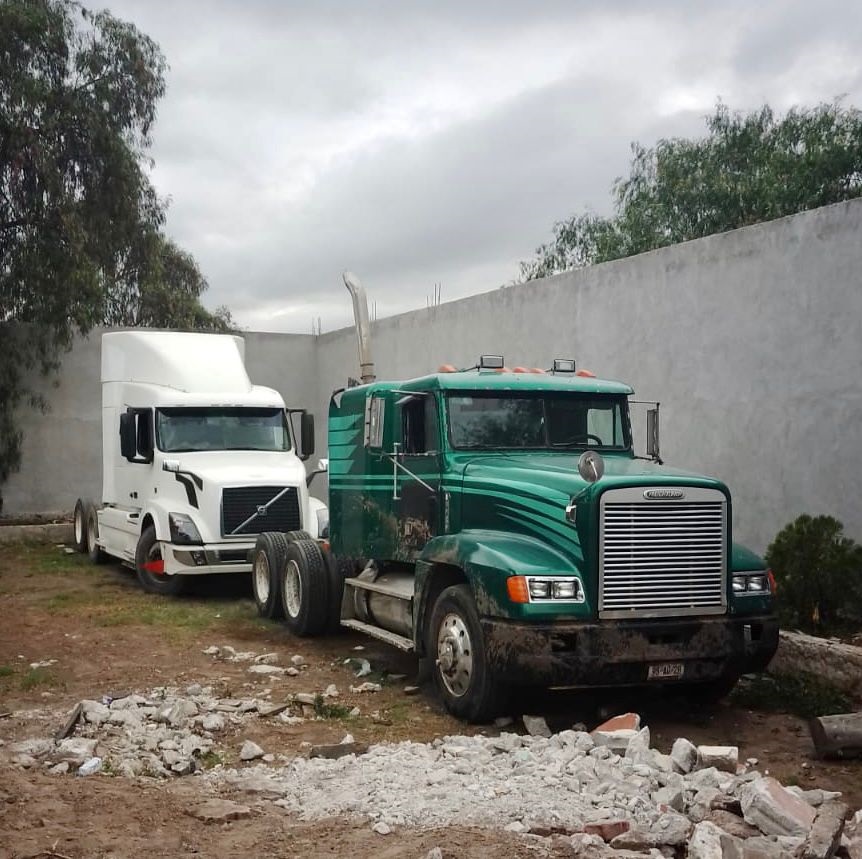 PGJEH Recuperó en Operativo   Tractocamión  Freightliner Robado, Confiscó Otro Marca Volvo, Plataforma de Tráiler y una Motocicleta.