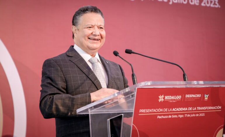 Presenta Menchaca Salazar la Academia de la Transformación