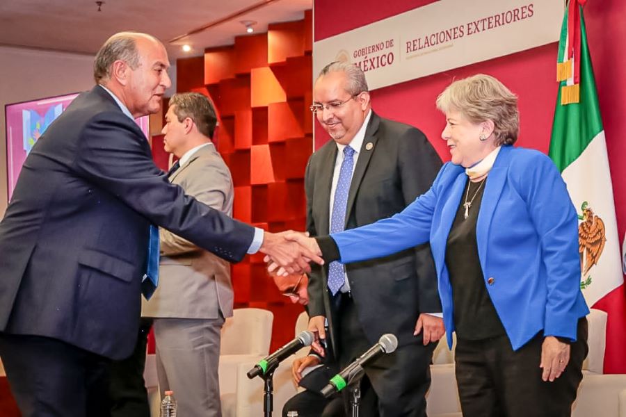Reafirma Hidalgo compromiso con Educación de Connacionales Que Radican en el Extranjero