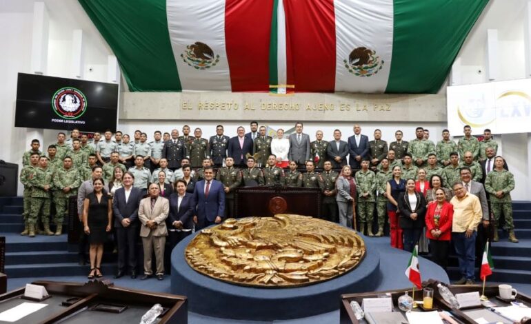 La LXV Legislatura aprobó inscribir en el Muro de Honor al  Heroico Colegio Militar por el bicentenario de su nacimiento.