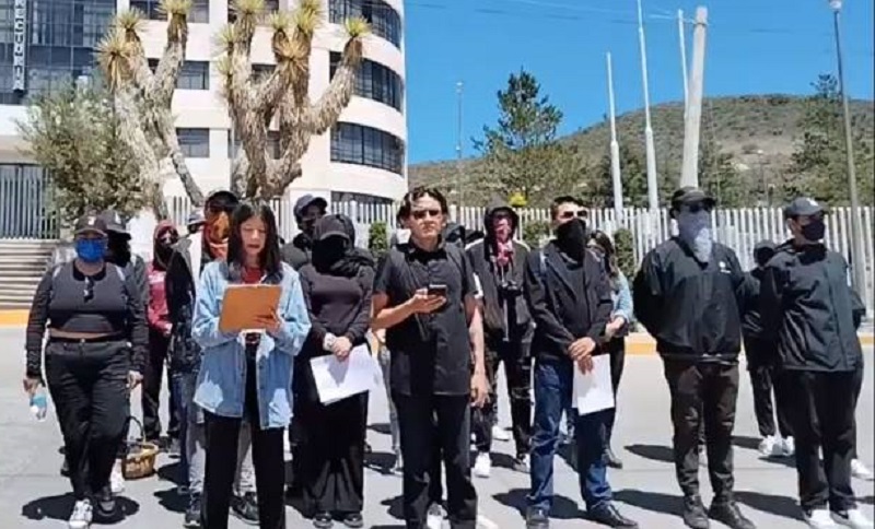 No levantarán el paro, a pesar de las “amenazas” que han recibido, hasta que el rector, Octavio Castillo Acosta y la directora IDA, María Teresa Paulín Ríos sean destituidos,.