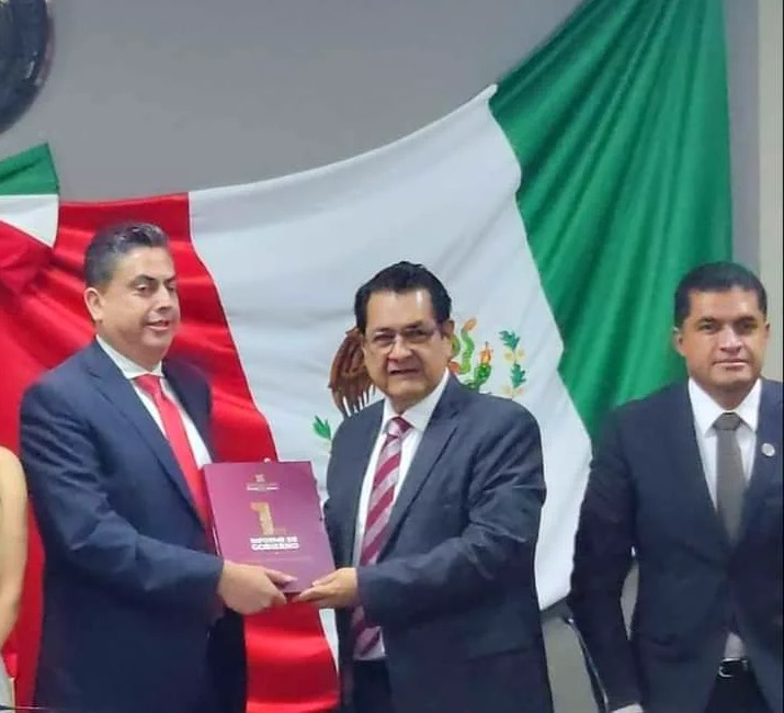 Entrega Olivares Reyna el Primer Informe de Gobierno en el Congreso del Estado