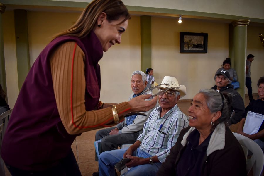 Entrega IAAMEH Prótesis Dentales y Lentes Para Mejorar Vida de Personas Adultas Mayores