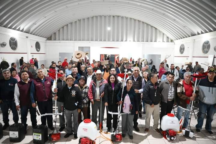Entregaron Apoyos  “Para Devolverle la Grandeza al Campo” a Productores de Tulancingo