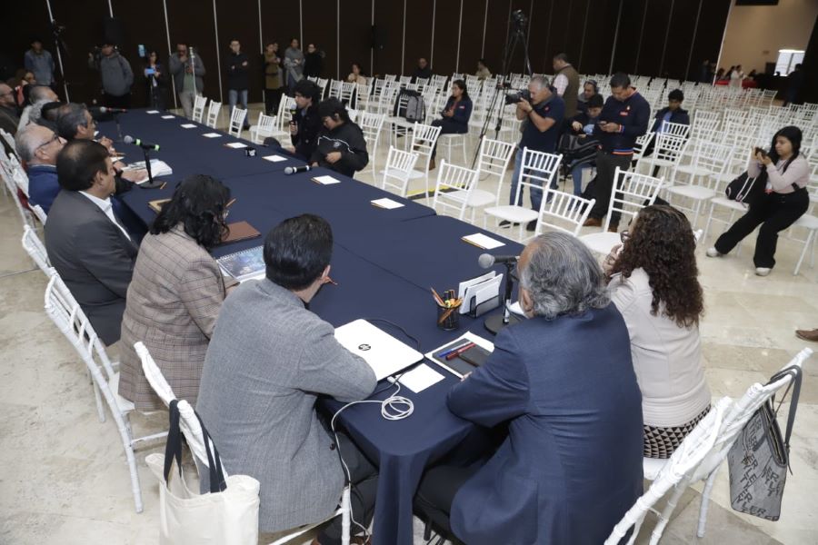 Se Rompió el Dialogo con Alumnos Paristas, no se Presentaron a la Reunión, el Rector se Quedo Esperando, no Llegaron