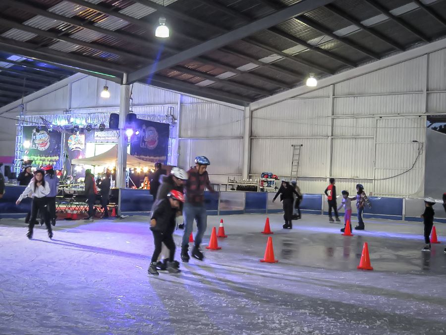 Pista de Hielo, Novedosa Experiencia Para Los Visitantes de la Feria de San Francisco