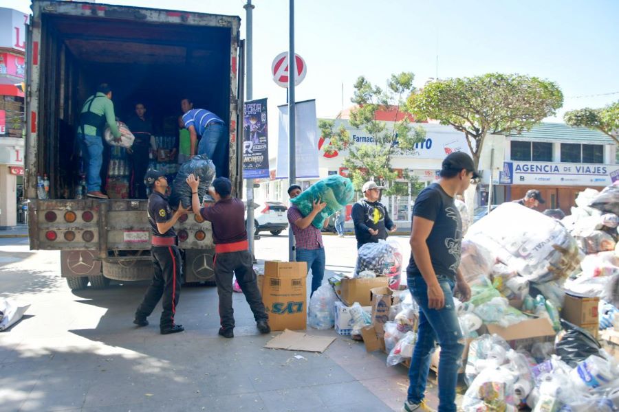 Alcalde Jorge Márquez y Presidenta del DIF Dieron Banderazo de Salida a Ayuda Humanitaria Para Afectados en Guerrero