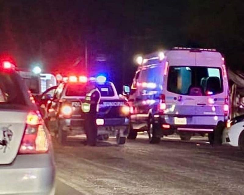 Conductor de Una Camioneta Pierde el Control, Choca, Saldo, Tres Muertos y Tres Heridos Graves