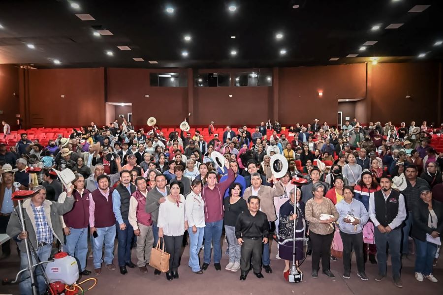 Entrega Titular de la Saderh Apoyos del “Programa Productivo para la Mujer Rural”