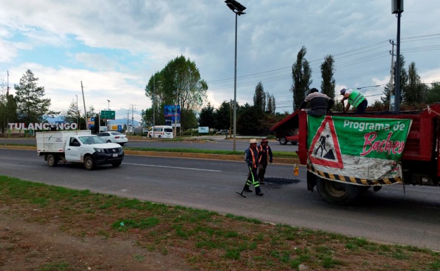 Gobierno Municipal de Tulancingo Realiza Bacheo en Tramos Carreteros Federales y Estatales
