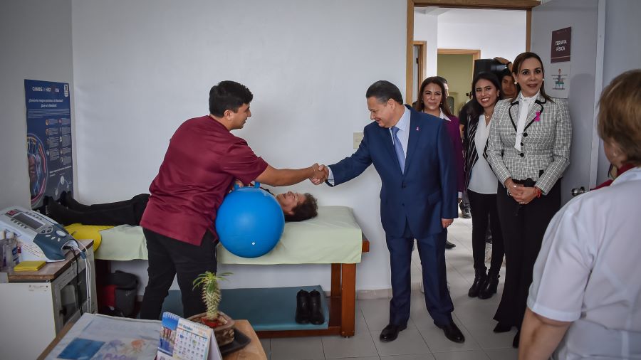 IAAMEH ofrece fisioterapia gratuita para personas mayores de 60 años