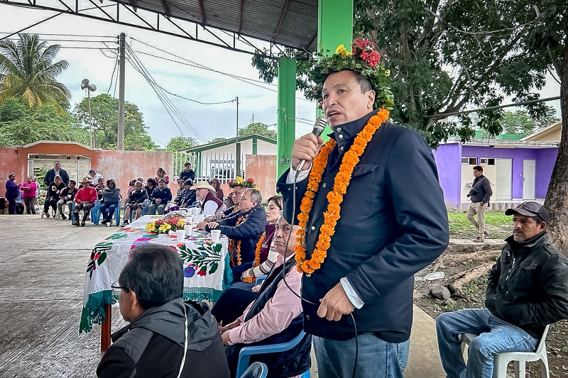 Supervisan obra en Jaltocán