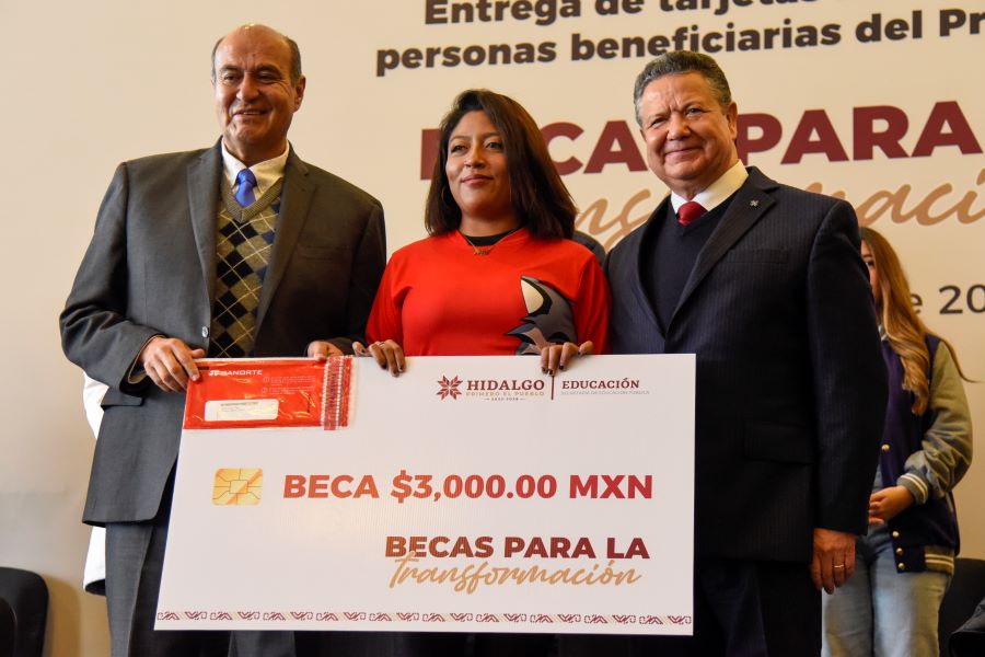 Entregan a 47 Mil 884 Universitarios Becas Para la Transformación y Tarjetas Bancarias