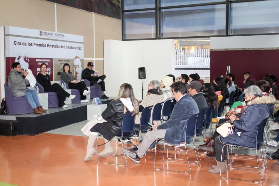 Participan Escritoras Hidalguenses en Mercadito Literario en CDMX