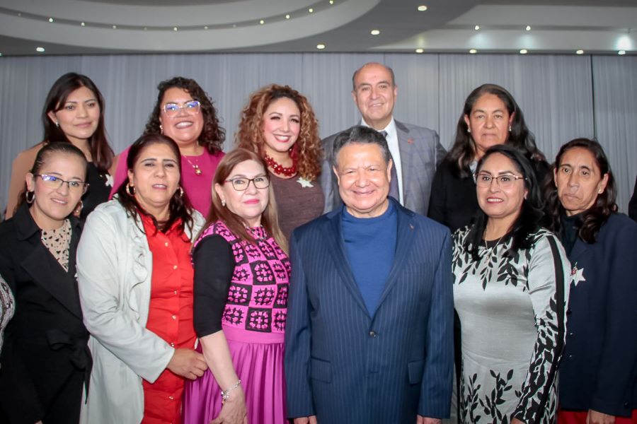 Reconoce Julio Menchaca Labor de Educadoras en Favor de la Niñez del Estado