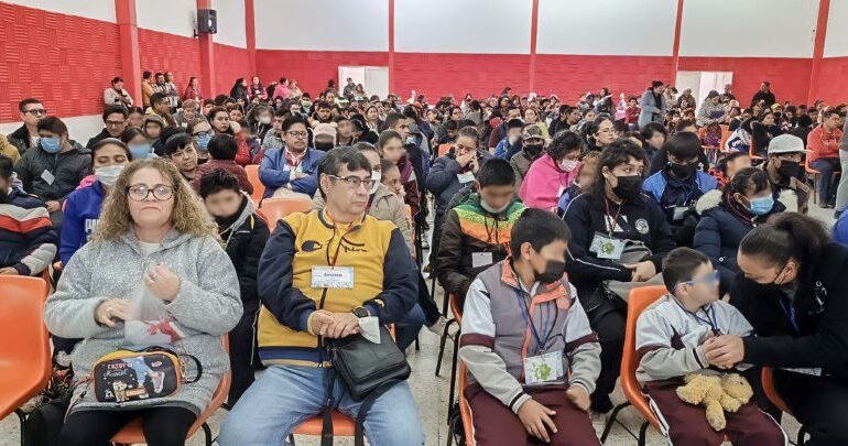 Realiza IHE Taller Para Promover la Creatividad a Través Del Arte Entre Estudiantes Con Discapacidad