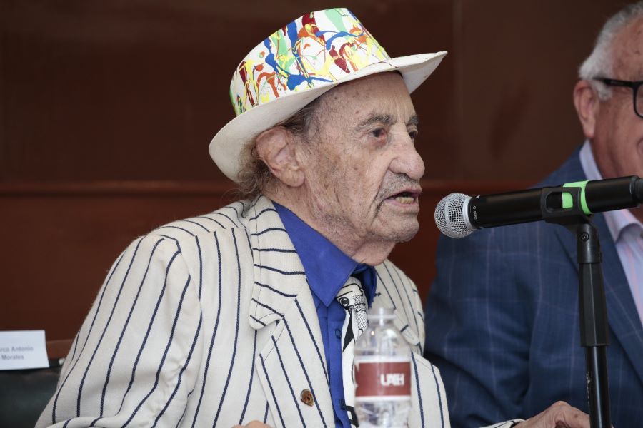Reconoce UAEH Trayectoria de Gonzalo Martré a sus 95 Años de Vida