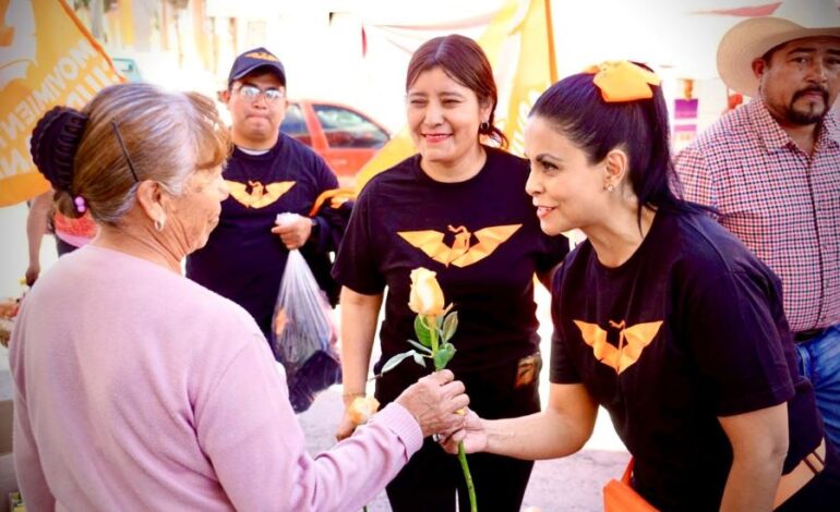 Adriana Flores Se Compromete Apoyar Productores de Leche