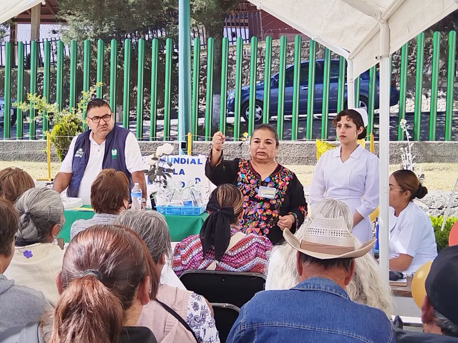 Brinda IMSS Hidalgo Pláticas Sobre Obesidad y Brinda Apoyo A Personas Adultas Mayores
