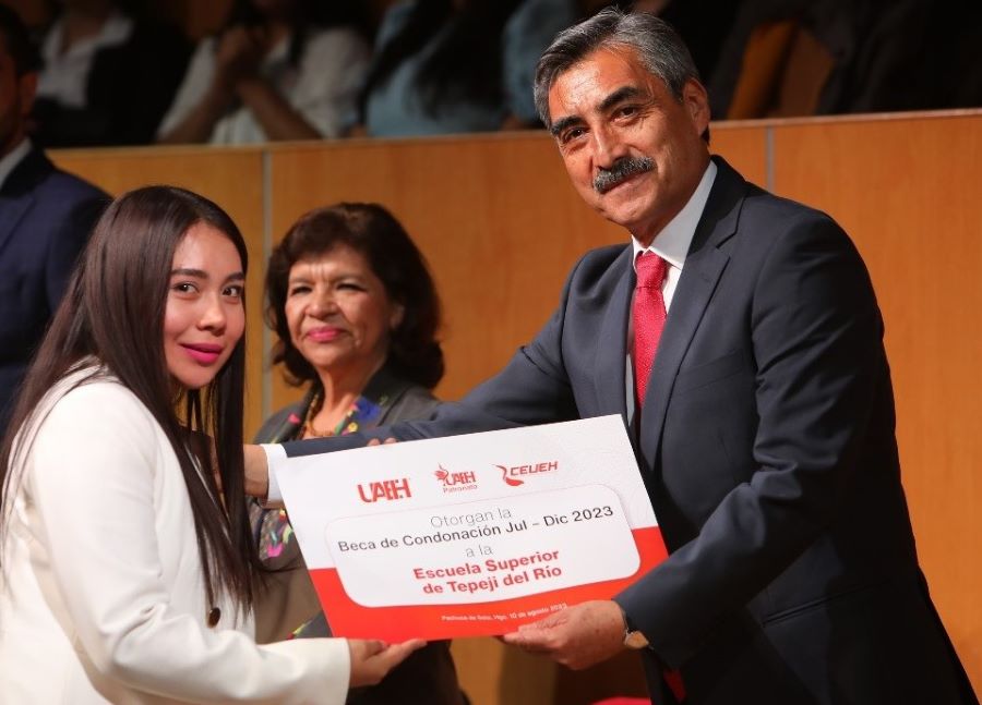 UAEH Ofreció Becas y Fortaleció el Transporte Universitario Garzabús en 2023