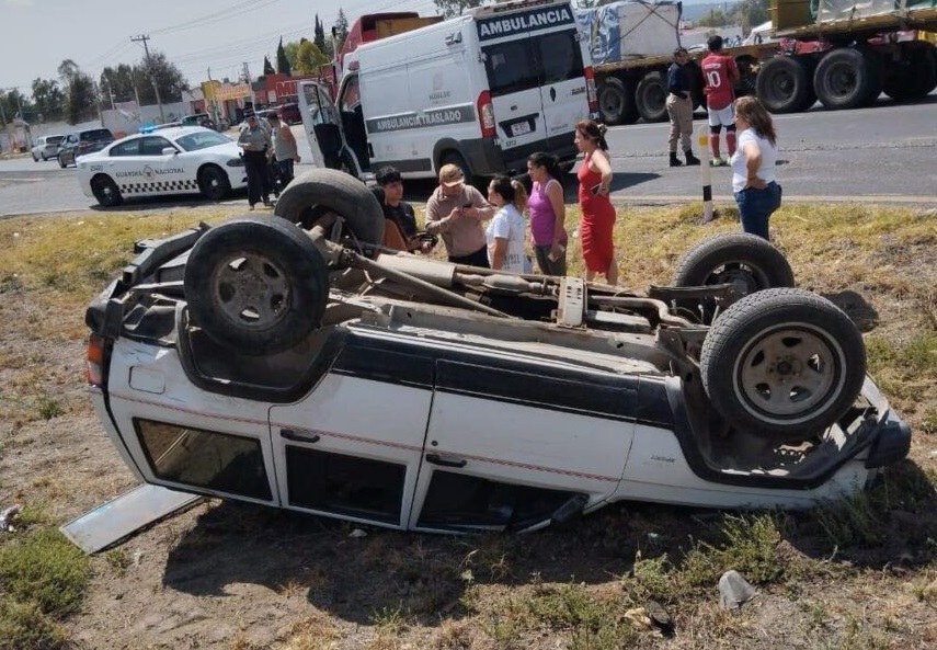 Volcó su Jeep en la México-Pachuca, Salió Ileso