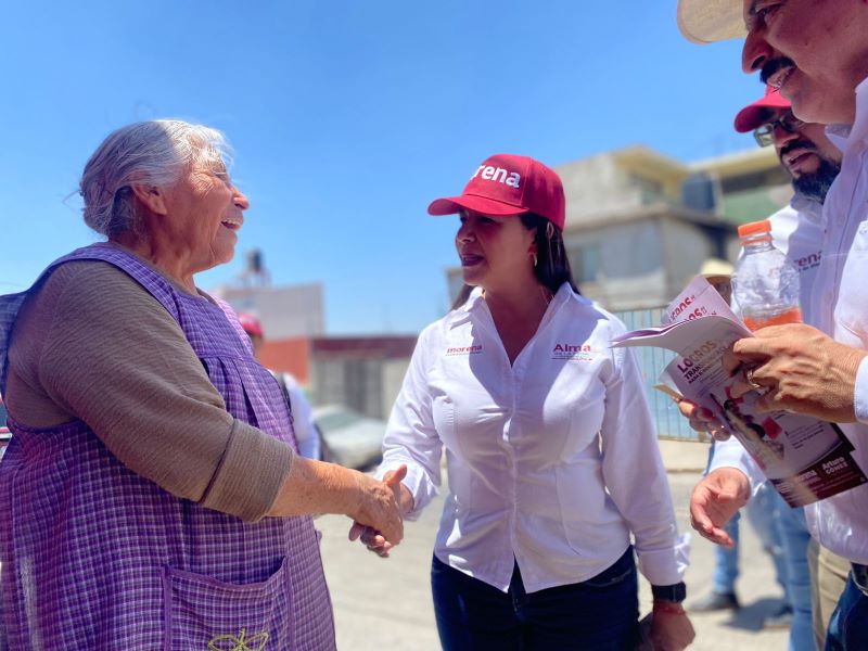 Alma de La Vega Recoge Necesidades en La Colonia Guadalupe