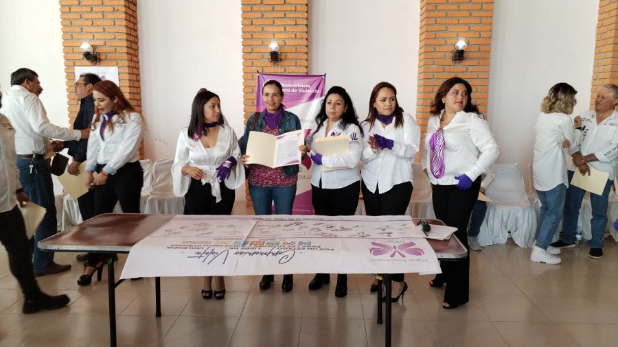 Candidatura de Morena a la Presidencia de Epazoyucan Firma Compromiso Violeta
