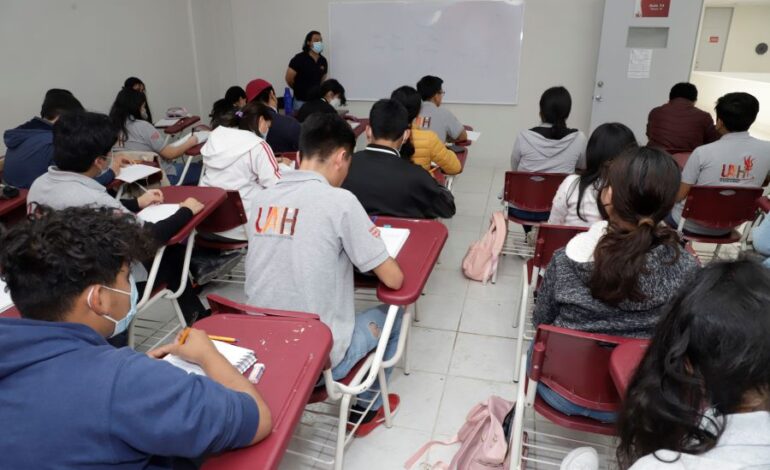 Conviértete en líder con la Licenciatura en Administración de la ESHu