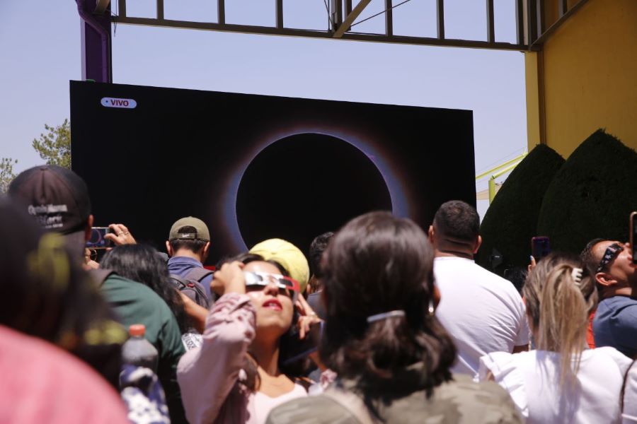 El Rehilete Recibió a Decenas de Familias Para Observar el Eclipse