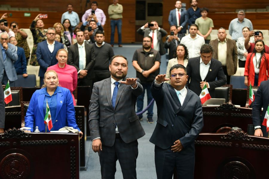 Integrantes de la LXV Legislatura aprobaron Reformas presentadas por el titular del Poder Ejecutivo de la entidad, Julio Menchaca Salazar