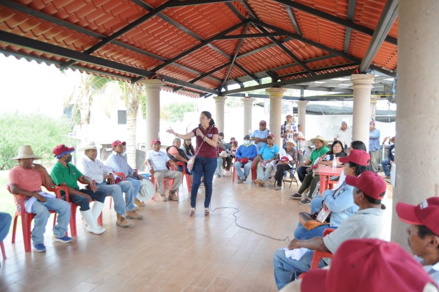 Simey Olvera Recoge Necesidades de Tecozautla y Huichapan