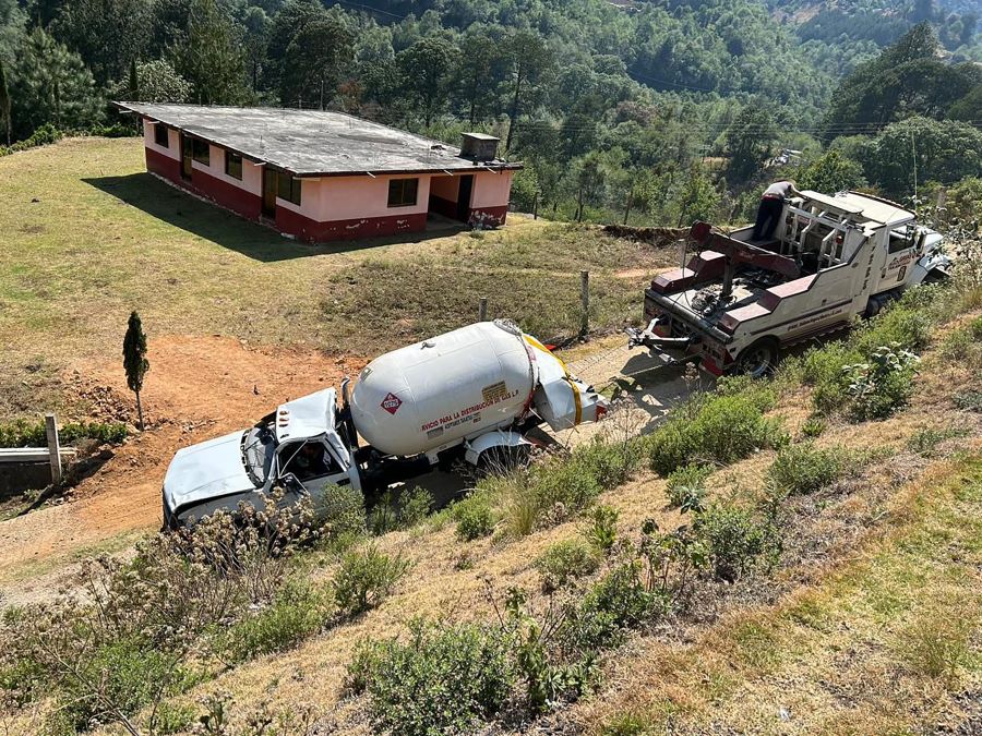 Volcó Una Pipa Que Transportaba Gas LP, en Linda Vista, Municipio de Tenango de Doria