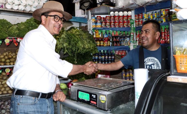 Escucha Lalo Medécigo Preocupaciones de Vecinos de Chavarría
