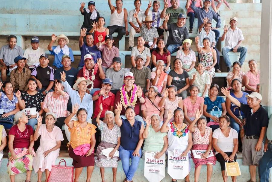 Fortalecimiento a la Educación y a la Salud Promueve Julián Nochebuena En Huautla