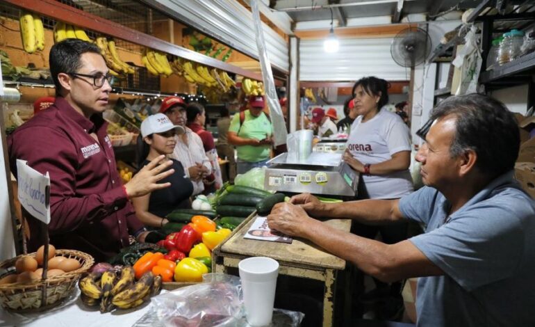 Compromete Jorge Reyes respaldo a comercio local en Pachuca