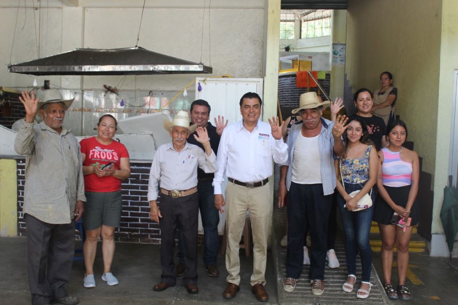 Locatarios de San Bartolo Tutotepec, Piden a Ubaldo González Rehabilitación del Mercado