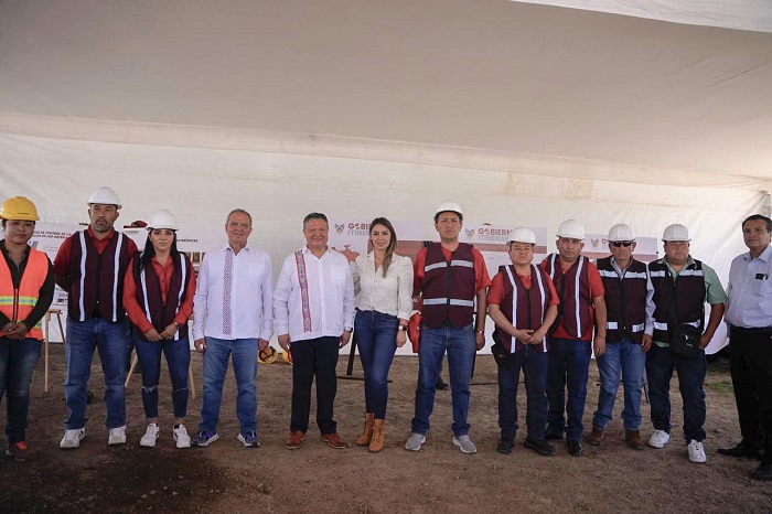 Supervisión de Obras en Escuelas  de Apan y la construcción  del Corredor Industrial en Tepeapulco