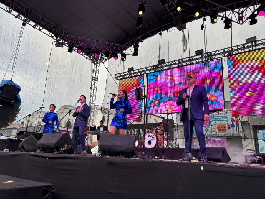 Objetivo Logrado; Mamás Disfrutaron su Celebración Con el Coque Muñiz y Más Talento Local