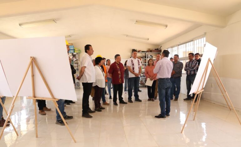 Supervisan Construcción de Barda Perimetral en Telesecundaria de Acaxochitlán